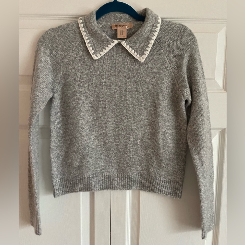 Bailey 44 Gray Collared Sweater with White Trim Wool Blend